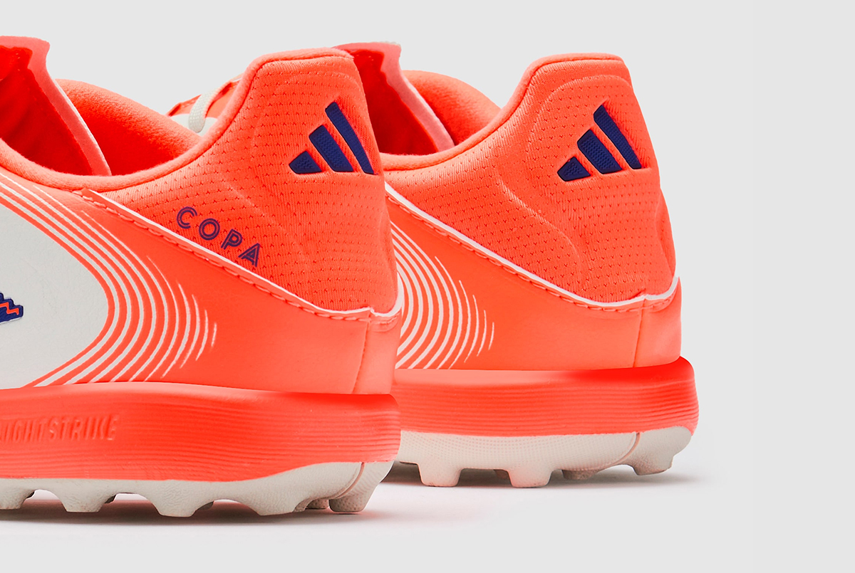 Сороконіжки Adidas Copa